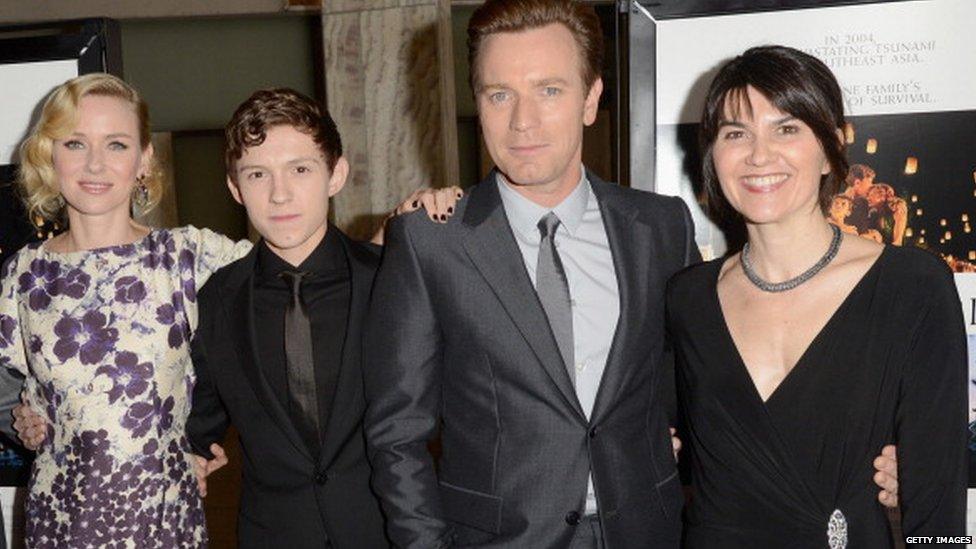 Naomi Watts, Tom Holland (l), Ewan McGregor and Maria Belon