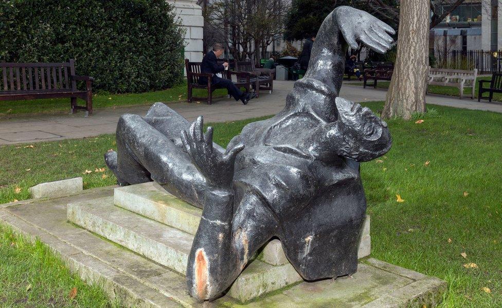 Thomas Becket statue