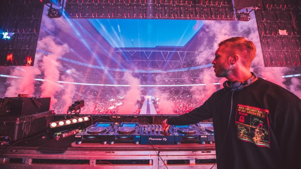 Calvin Harris performing