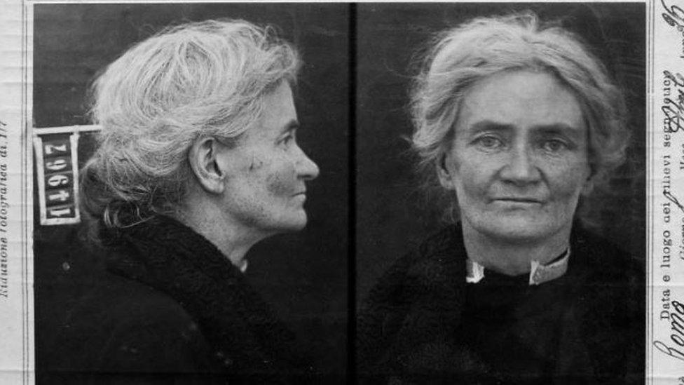 A mugshot of Violet Gibson taken from a side and front view, after her attempt to shoot Benito Mussolini