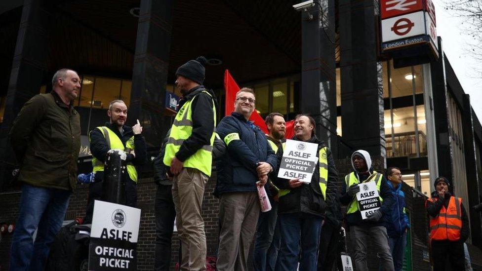 Aslef members on strike