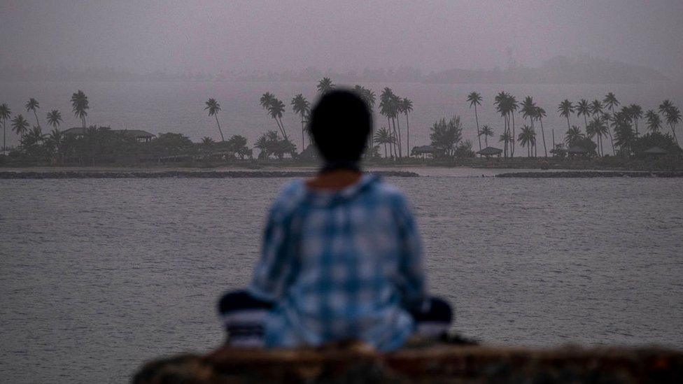 lady-meditating-caribbean.