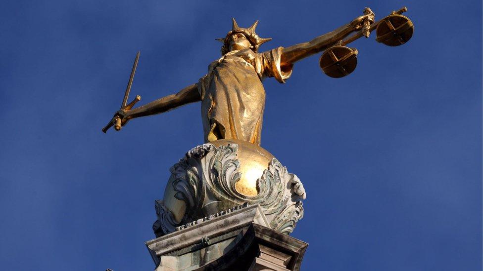 statue outside the old Bailey