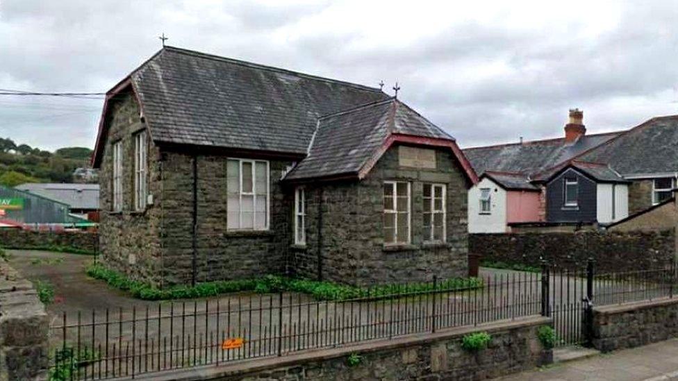 Hen Ysgol Glanwnion, Dolgellau