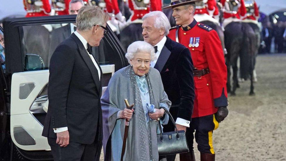 Queen arrives for the "A Gallop Through History" performance