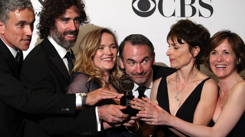 Ritter (centre) with his co-stars of The Norman Conquests at the 2009 Tony Awards