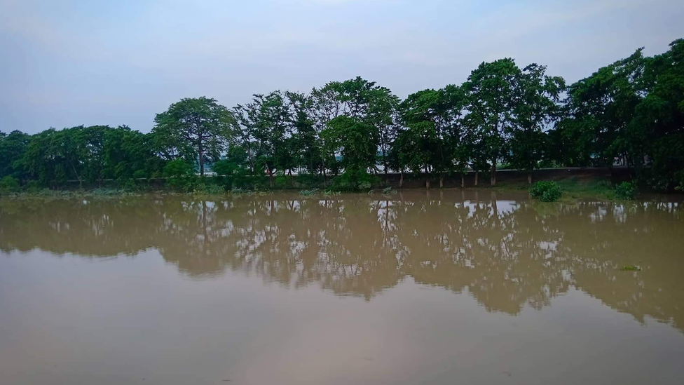 An embankment in Rautahat, Nepal