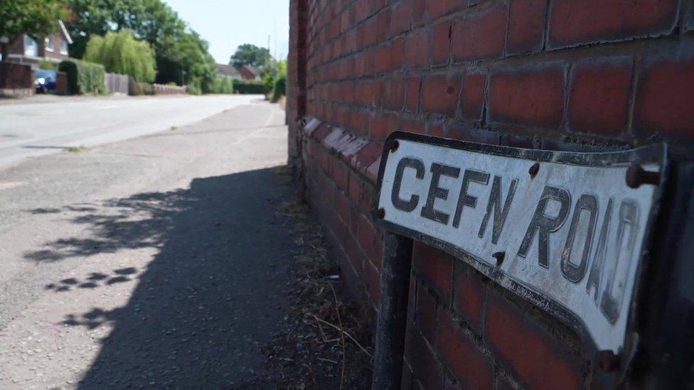 Cefn road