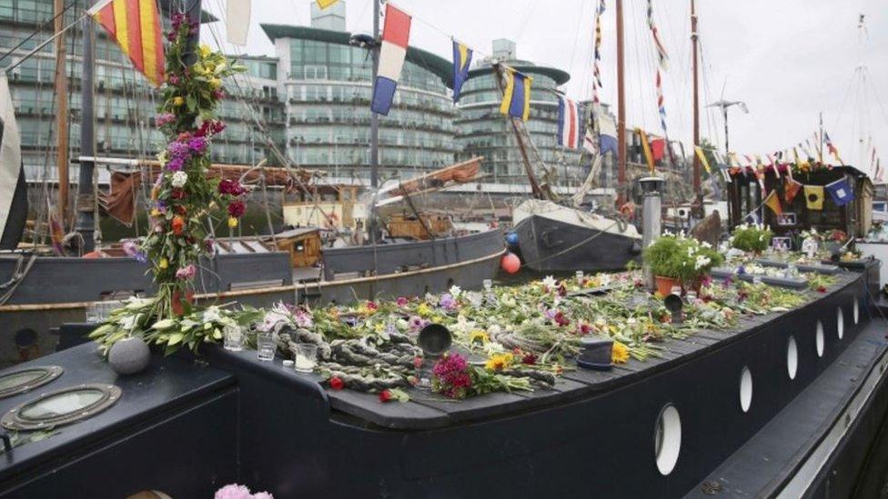 Flowers on a houseboat