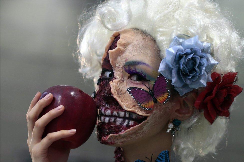 Kawasaki Halloween parade draws thousands in Japan - BBC News