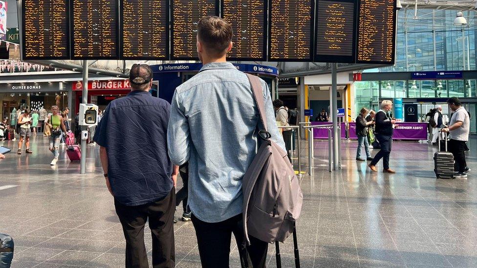 Passengers at Manchester Picadilly Station