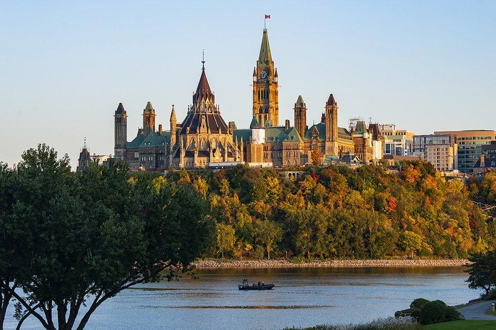 Ottawa, Canadian Parliament building