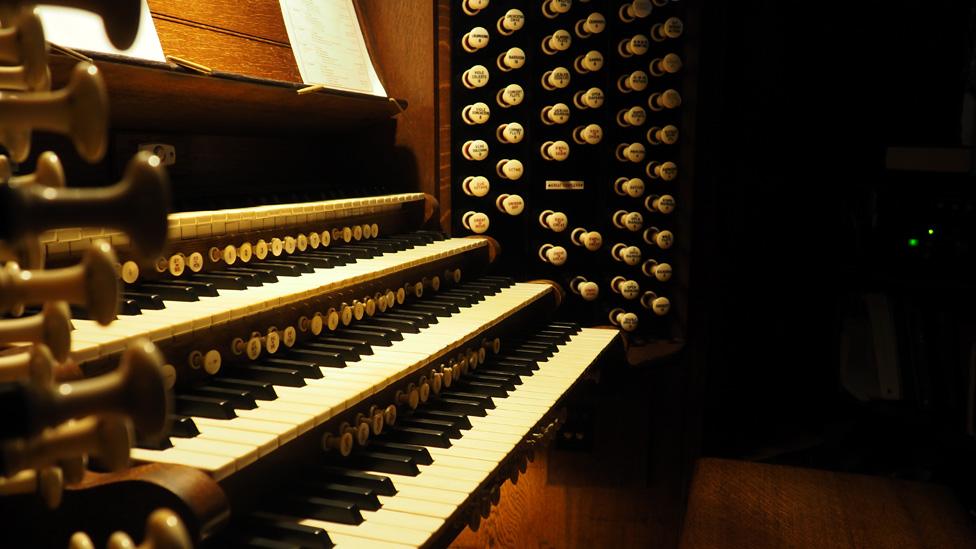 Organ's keyboard