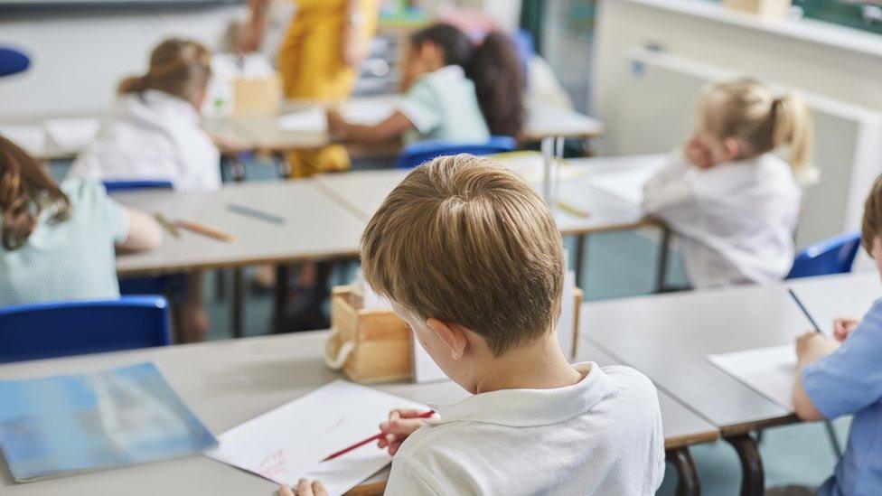 school-classroom-with-students.