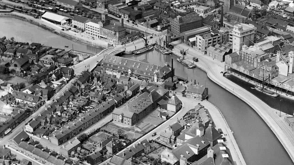 Photograph of the Stoke Bridge Wharf, Ipswich taken in May 1933