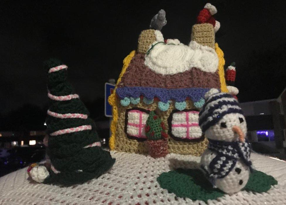 Knitted gingerbread house