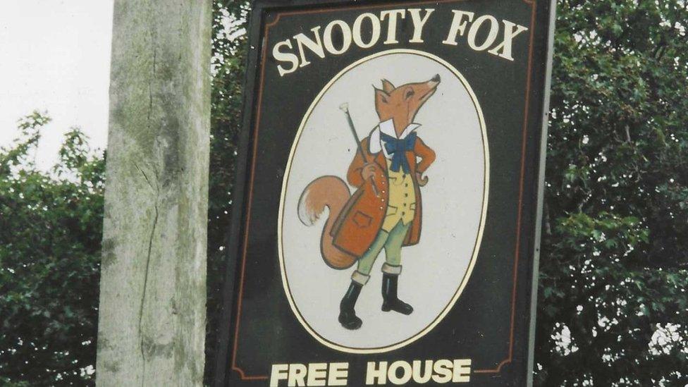 The sign of The Snooty Fox in 1998