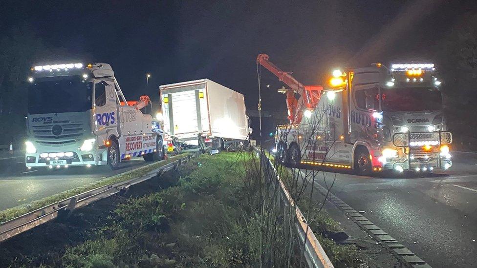 Lorry recovery work