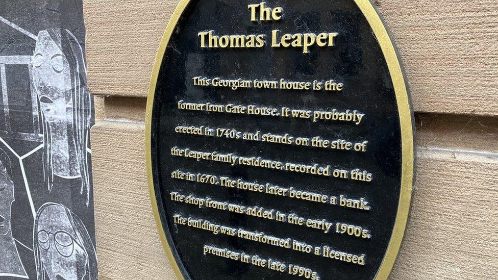 Thomas Leaper sign