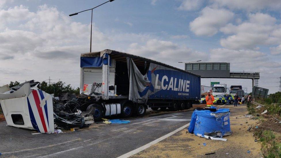 M25 crash