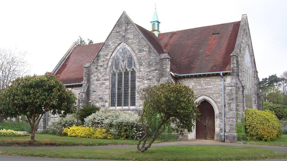 Hollybrook Cemetery