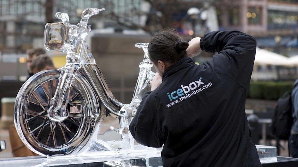 Ice carving