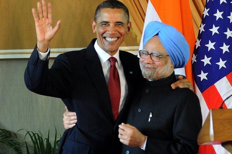 US President Barack Obama (L) and Indian Prime Minister Manmohan Singh (R) pose after the joint press conference at Hyderabad House in New Delhi on November 8, 2010. I