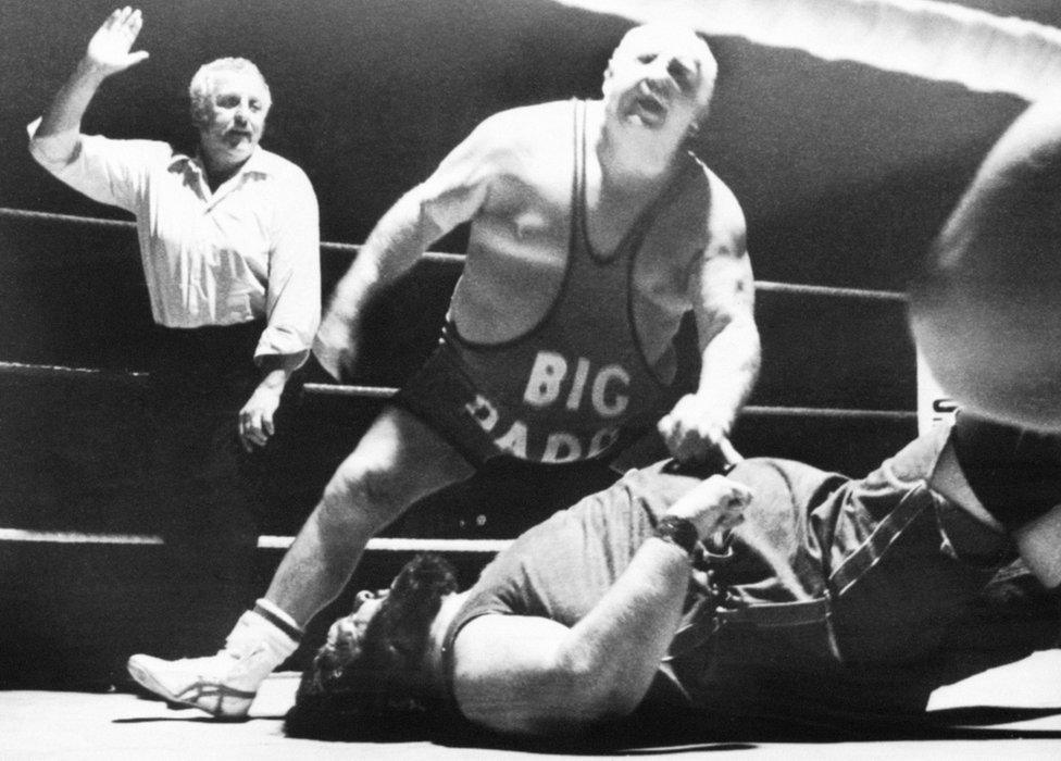 Big Daddy wrestling against Giant Haystacks