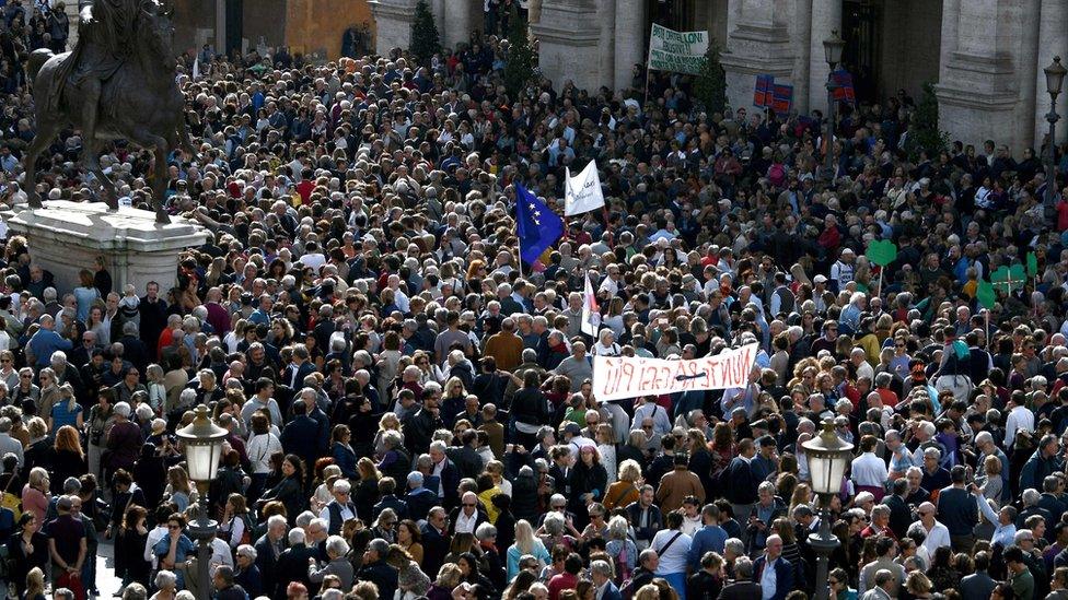 Protesters in Rome October 2018