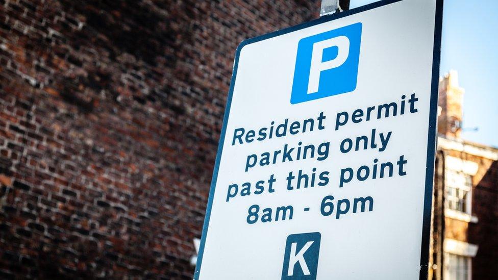 Residents parking only sign