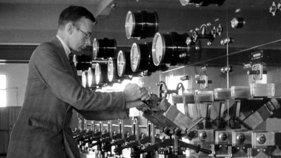 Changing the Feeder Switch at Droitwich Transmitting Station, October 1935.