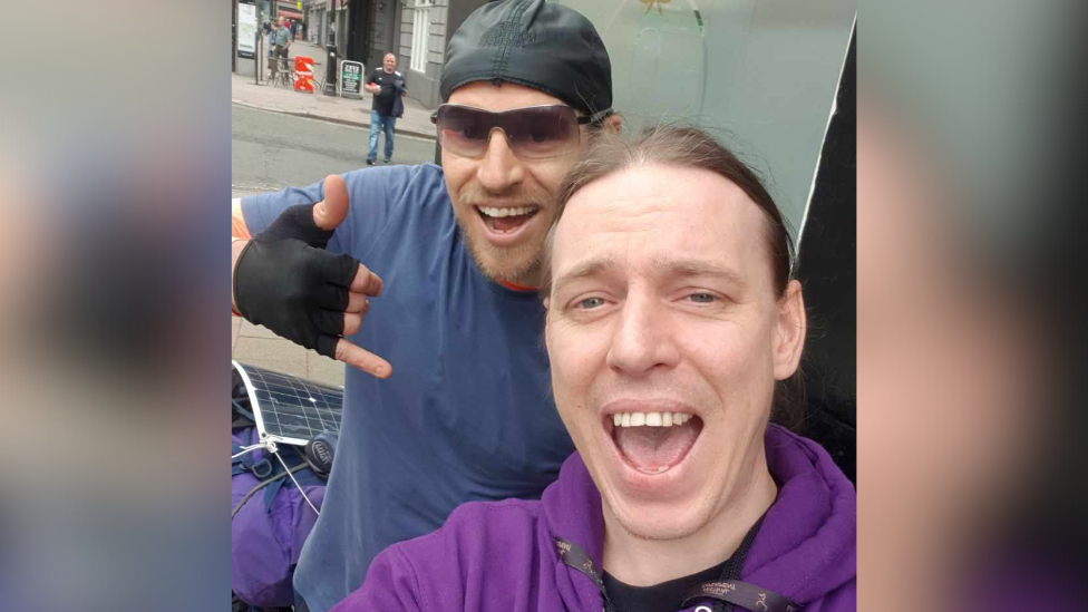 Dale Harper with brother Steven before he left for his cycle to India from Dundee in 2022