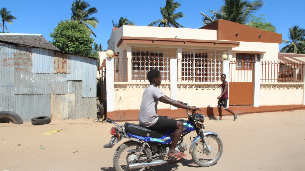 Pelé Bambina on a mota taxi in Pemba, Mozambique - May 2022