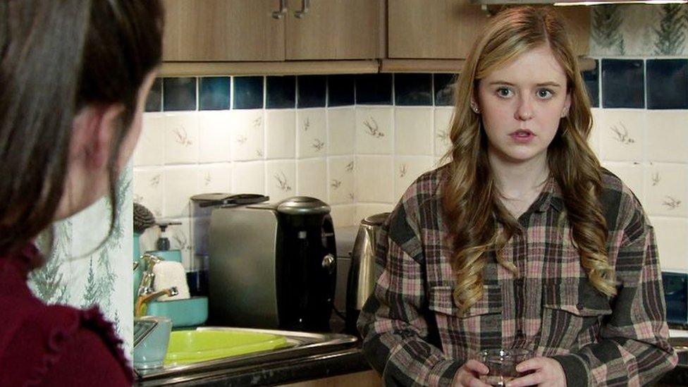 Harriet Bibby playing Summer Spellman