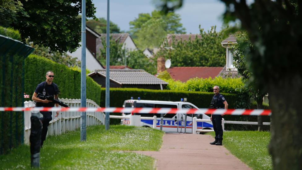 Police near crime scene in Magnanville, 14 Jun 16