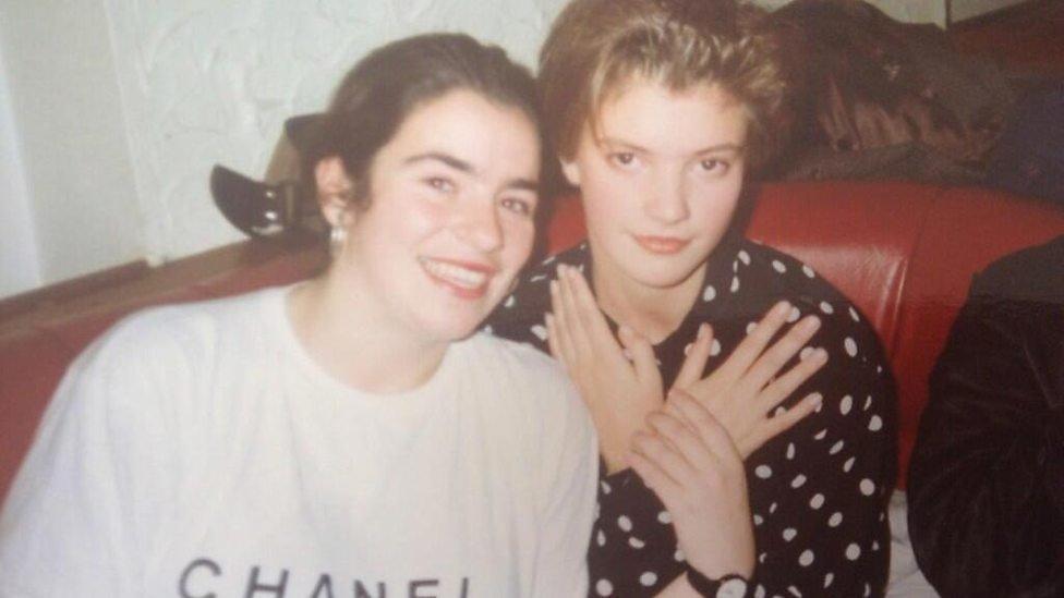 Y Gwefrau - un o fandiau cŵl Caerdydd ar ddechrau'r 90au