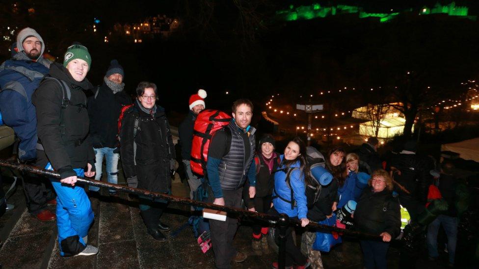 People arriving for Sleep in the Park