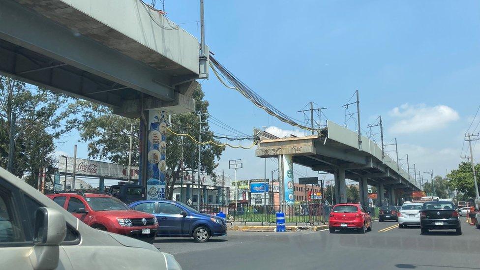 Photo of the stretch of the overpass which collapsed in Mexico City