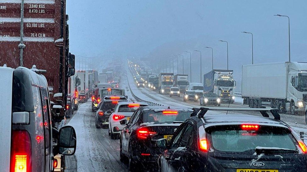 Traffic at a standstill on the M62