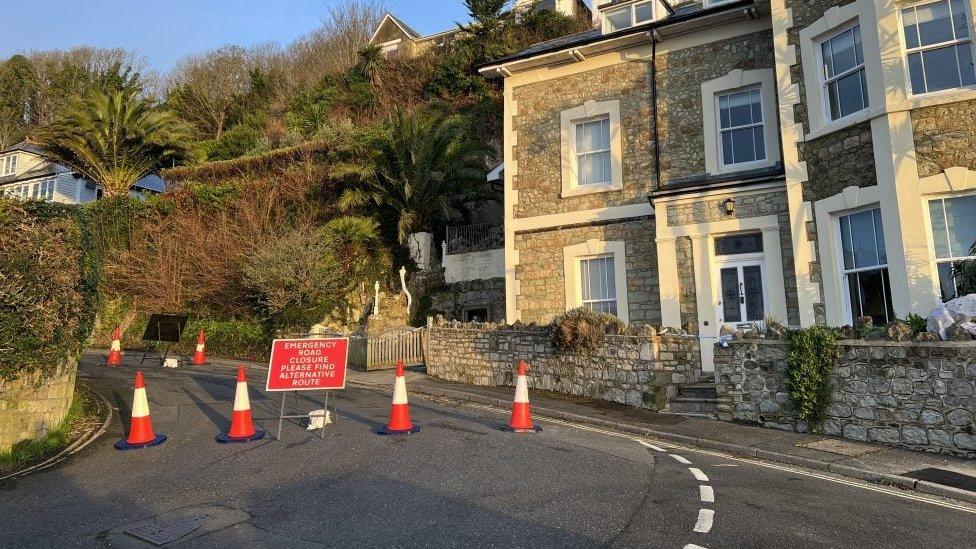 road closure signs