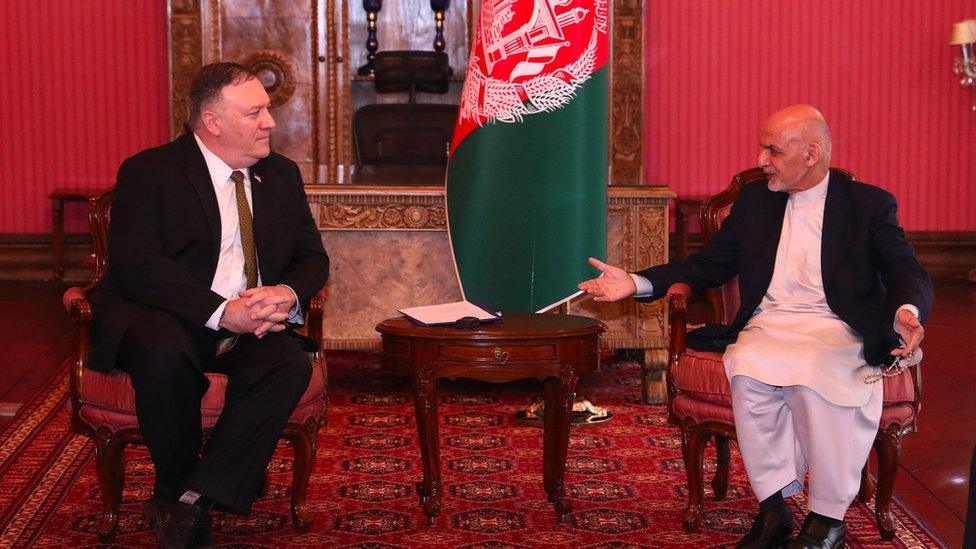 Mike Pompeo (left) in Kabul with Ashraf Ghani, 23 March