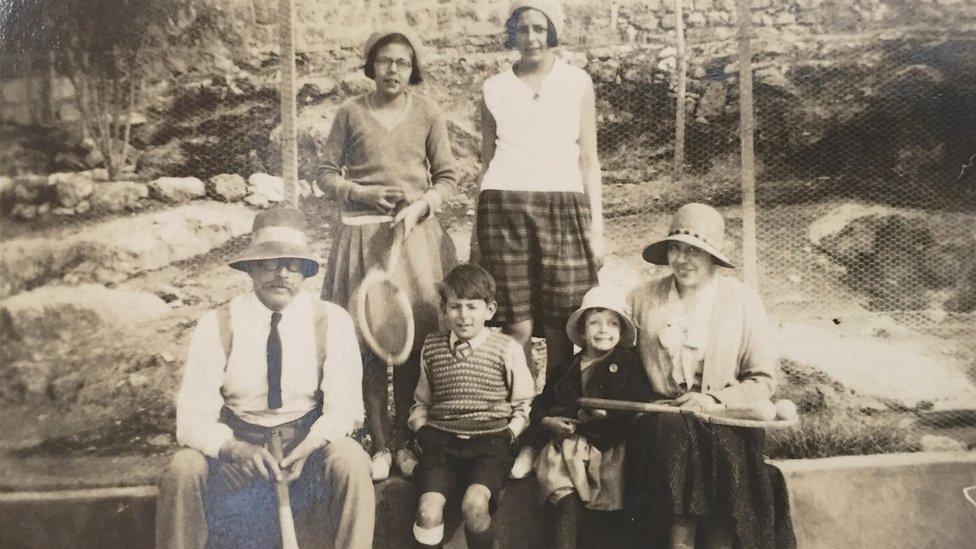 Arthur Ransome with the Altounyan children and their mother Dora. Photo courtesy of Leeds University Library