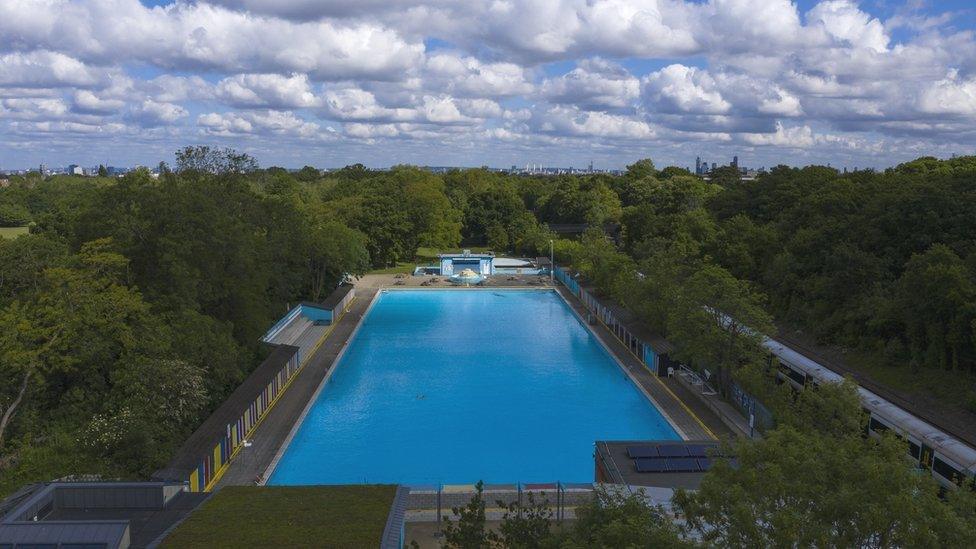 Tooting Bec lido