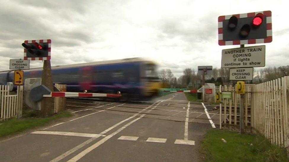 Ufton Nervet level crossing