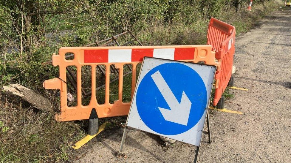 Road signs in Hulver