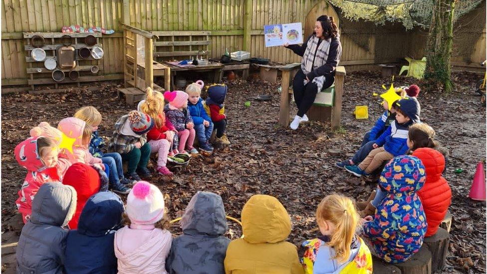 Teaching at the log circle