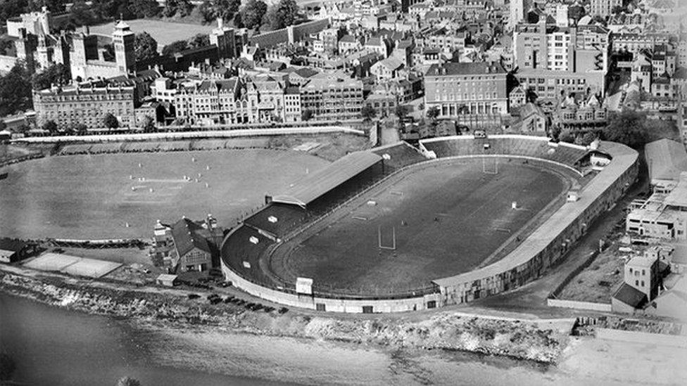 Parc yr Arfau 1932