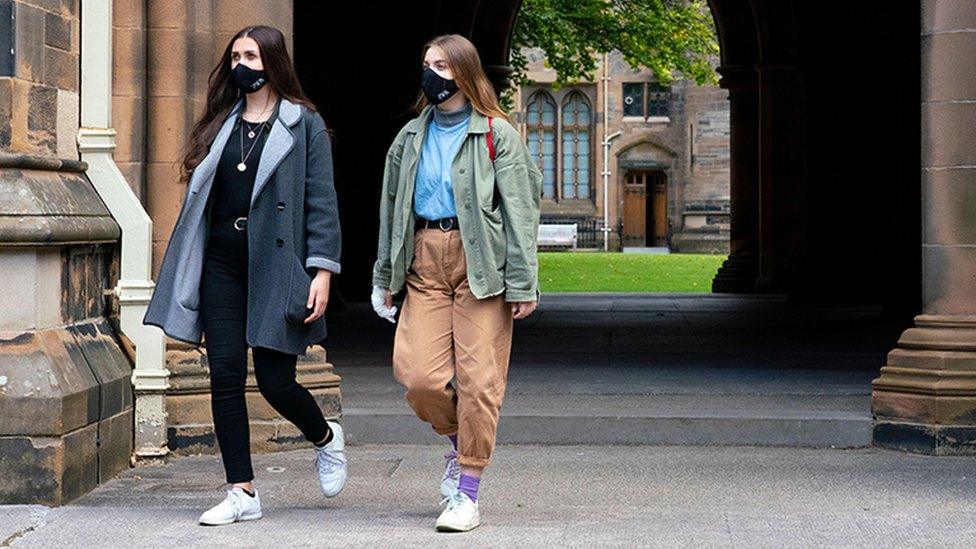 Two students at Glasgow Uni