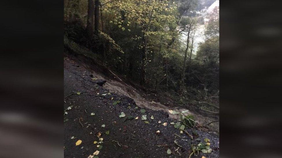 Fron Hill collapsed road between Saron and Cyffylliog