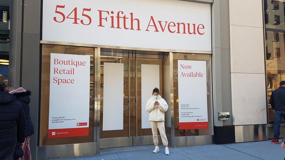 empty store on 5th Avenue